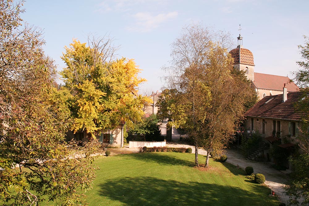 Le parc du château de la Linotte et le clocher