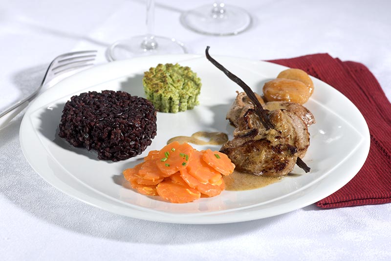 Repas et réception au Château de la Linotte en Bourgogne-Franche-Comté Plat viande et légumes