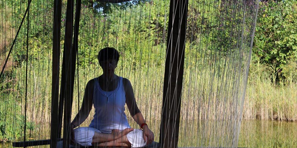 Stage de yoga avec Cynthia Jouffre au Château de la Linotte en Franche-Comté